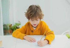 梦见左撇子是什么意思(梦见左撇子是什么意思啊)