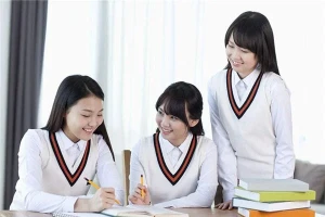 梦见学生是什么意思(梦见学校的学生)