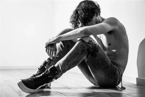 梦到了裸体男人代表什么意思(梦见裸体的男人好不好)